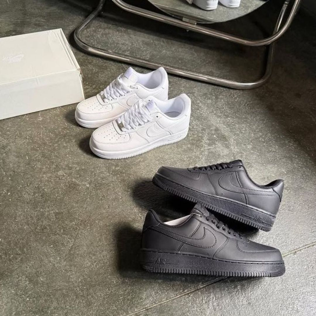 Nike Air Force 1 - Black